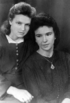 Adelheid + Edeltraud Kotzur im Jahr ca. 1942?